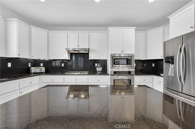 34581 Spindle Tree, Winchester, CA 92596