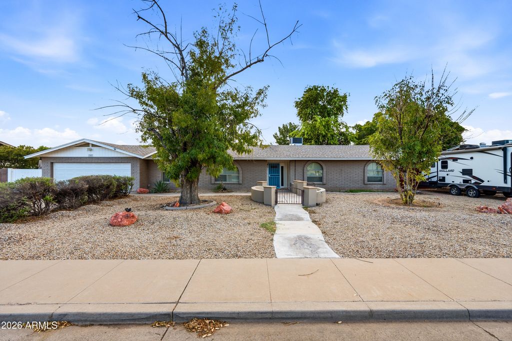 1502 N 25th Street, Mesa, AZ 85213 — exterior