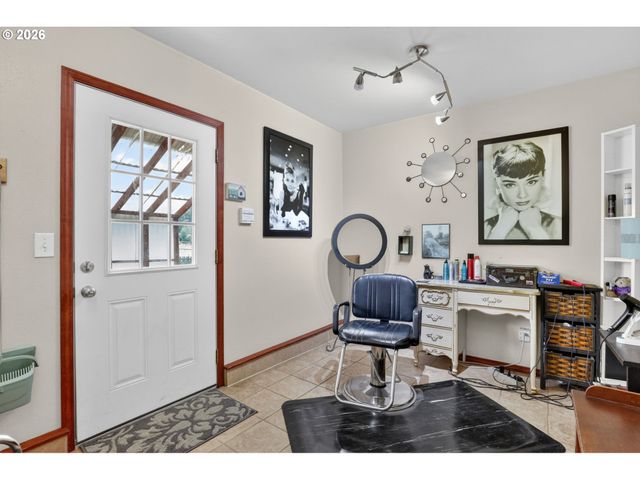 22280 S KAMRATH Rd, Oregon City, OR 97045