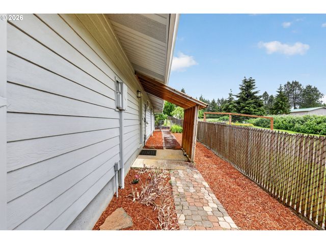22280 S KAMRATH Rd, Oregon City, OR 97045