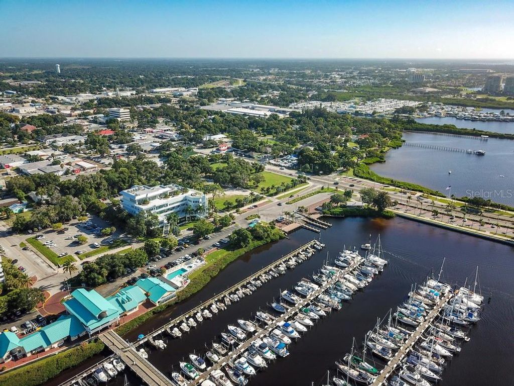 834 RIVERSIDE DRIVE, Palmetto, FL 34221