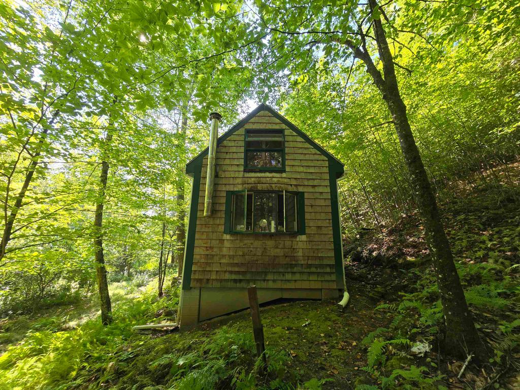 42 Gerald Drive, Tilton, NH 03276