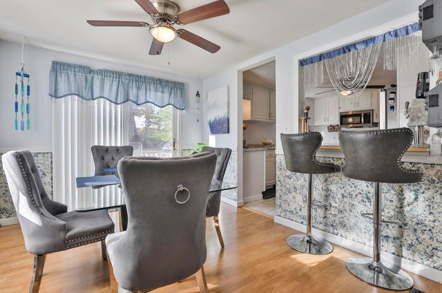 8 Ledgewood Drive, Derry, NH 03038