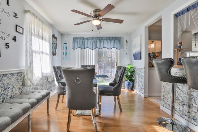 8 Ledgewood Drive, Derry, NH 03038