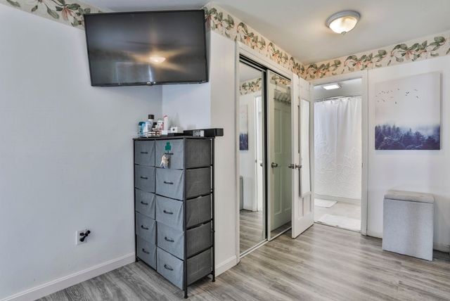 8 Ledgewood Drive, Derry, NH 03038