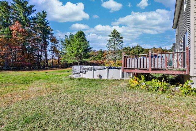 8 Ledgewood Drive, Derry, NH 03038