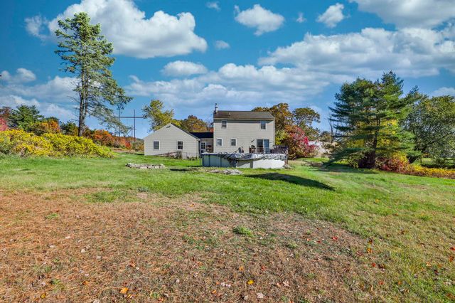 8 Ledgewood Drive, Derry, NH 03038