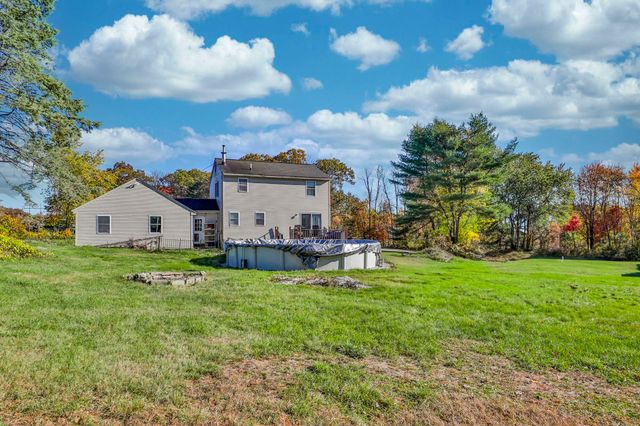 8 Ledgewood Drive, Derry, NH 03038