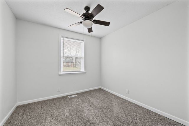 1502 Falcon Dr, Clarksville, TN 37042