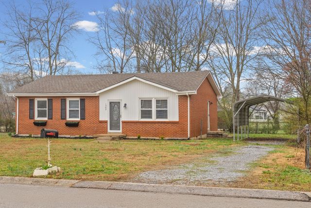 1502 Falcon Dr, Clarksville, TN 37042