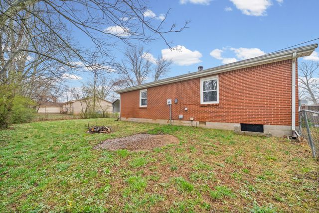 1502 Falcon Dr, Clarksville, TN 37042