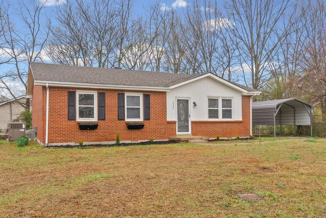 1502 Falcon Dr, Clarksville, TN 37042