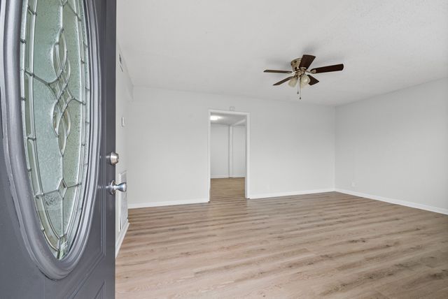 1502 Falcon Dr, Clarksville, TN 37042