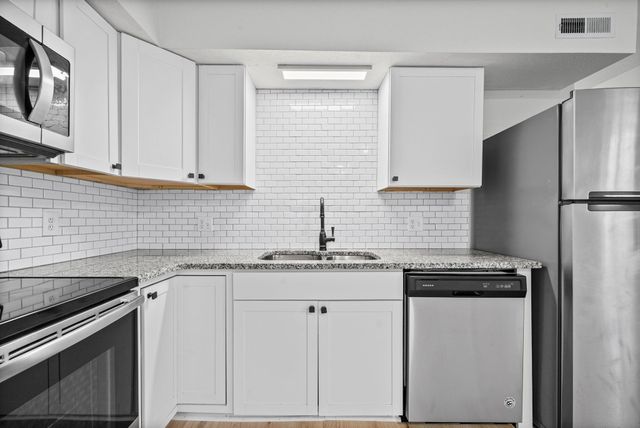 1502 Falcon Dr, Clarksville, TN 37042