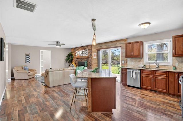 2669 S Catalina Avenue, Springfield, MO 65804