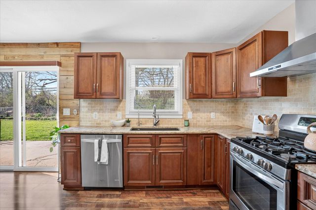 2669 S Catalina Avenue, Springfield, MO 65804