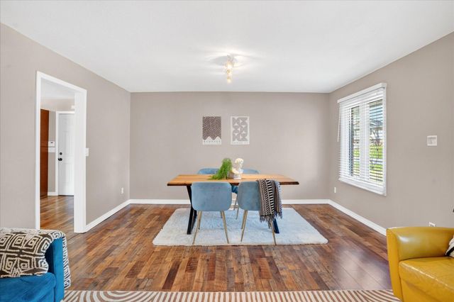 2669 S Catalina Avenue, Springfield, MO 65804