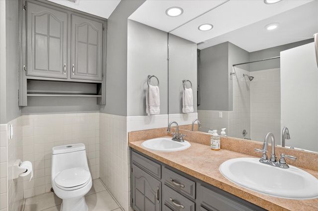 2669 S Catalina Avenue, Springfield, MO 65804