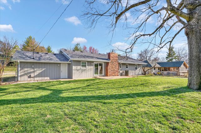 2669 S Catalina Avenue, Springfield, MO 65804