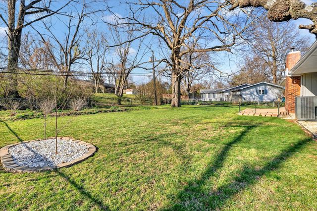 2669 S Catalina Avenue, Springfield, MO 65804