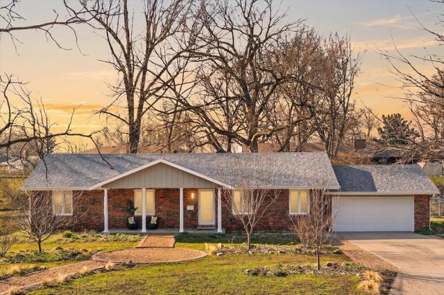 2669 S Catalina Avenue, Springfield, MO 65804