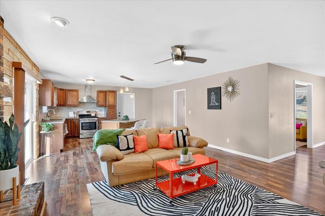 2669 S Catalina Avenue, Springfield, MO 65804