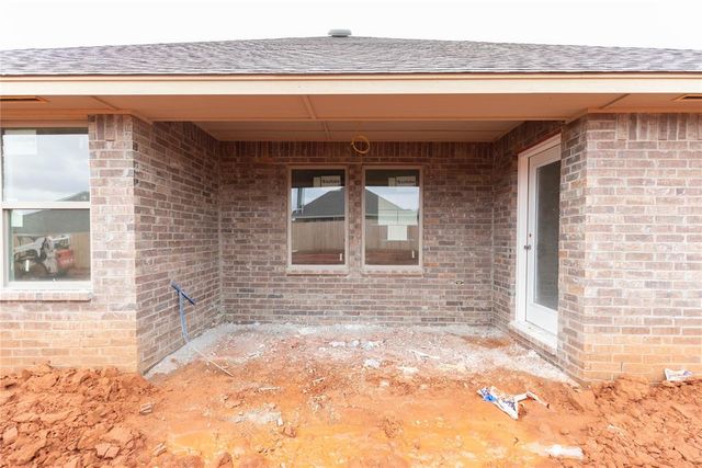 10333 SW 56th Street, Mustang, OK 73064