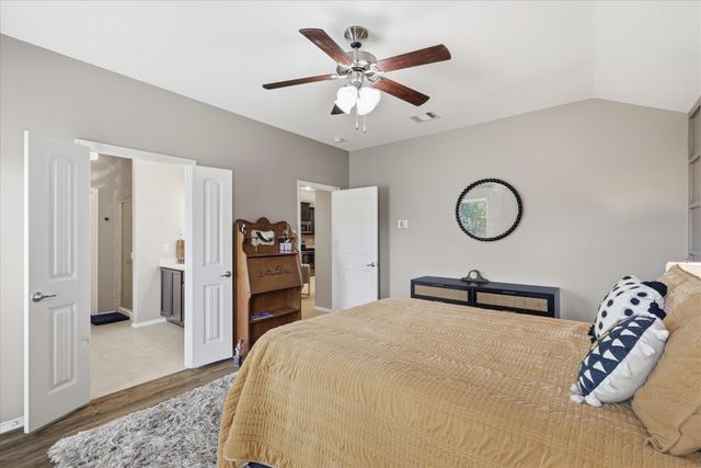 8632 Trailblazer Drive, Cross Roads, TX 76227