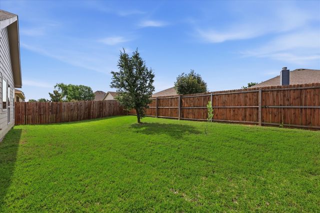 8632 Trailblazer Drive, Cross Roads, TX 76227
