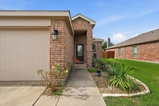 8632 Trailblazer Drive, Cross Roads, TX 76227