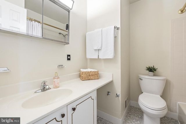 11858 MOHICAN RD, Woodbridge, VA 22192