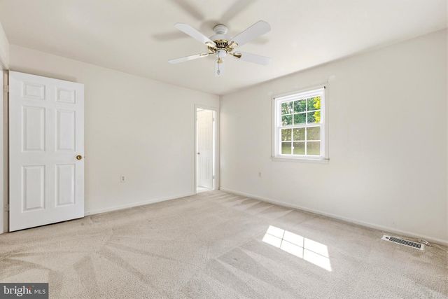11858 MOHICAN RD, Woodbridge, VA 22192