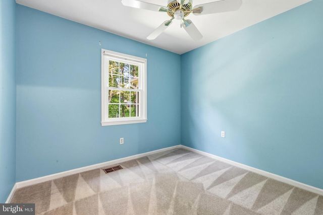 11858 MOHICAN RD, Woodbridge, VA 22192