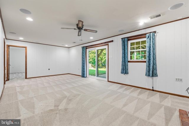 11858 MOHICAN RD, Woodbridge, VA 22192