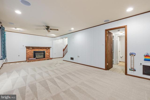 11858 MOHICAN RD, Woodbridge, VA 22192