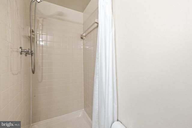 11858 MOHICAN RD, Woodbridge, VA 22192