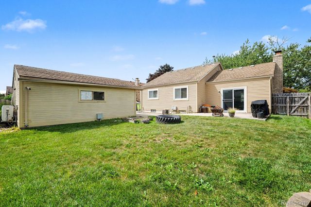 25936 Rose Street, Chesterfield Township, MI 48051