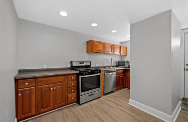 2703 Oakley Way 2701, South Side, PA 15203