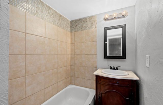 2703 Oakley Way 2701, South Side, PA 15203