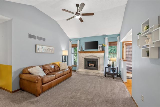 8819 NE 74th Terrace, Kansas City, MO 64158