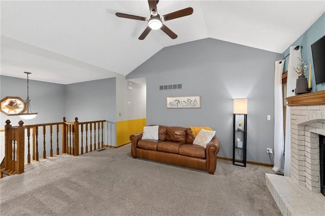 8819 NE 74th Terrace, Kansas City, MO 64158