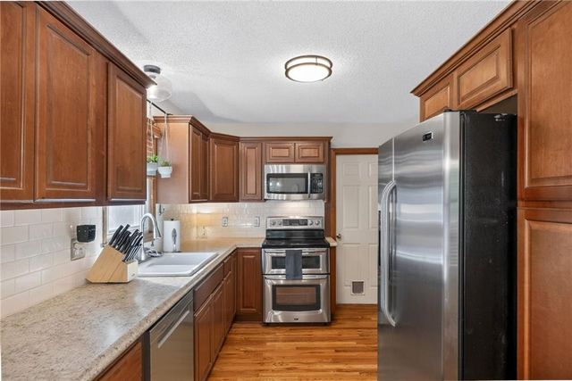8819 NE 74th Terrace, Kansas City, MO 64158