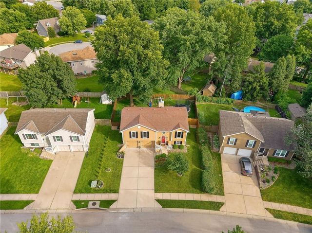 8819 NE 74th Terrace, Kansas City, MO 64158