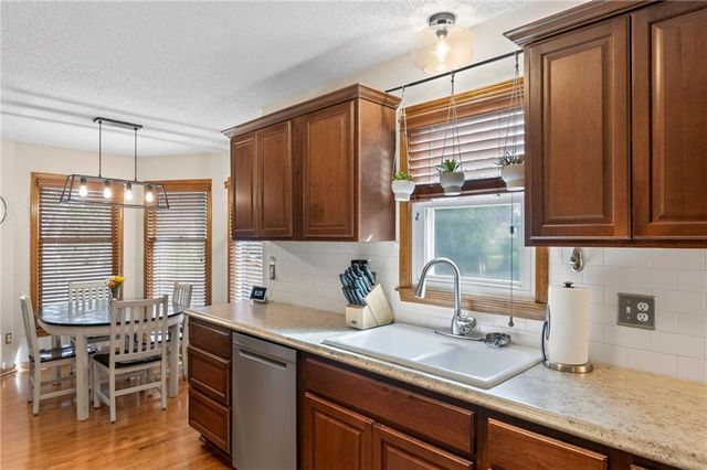 8819 NE 74th Terrace, Kansas City, MO 64158