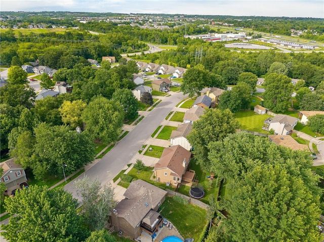 8819 NE 74th Terrace, Kansas City, MO 64158