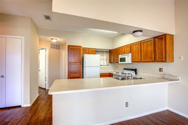 236 Henry M Chandler, Rockwall, TX 75032