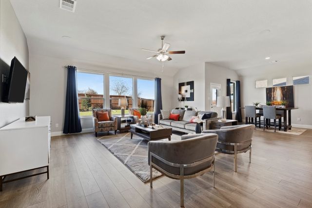 10400 SUNSET SHORE Drive, Grand Prairie, TX 76065