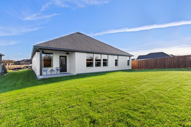 10400 SUNSET SHORE Drive, Grand Prairie, TX 76065