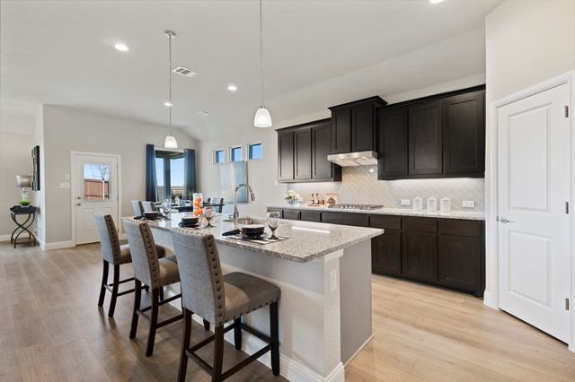 10400 SUNSET SHORE Drive, Grand Prairie, TX 76065