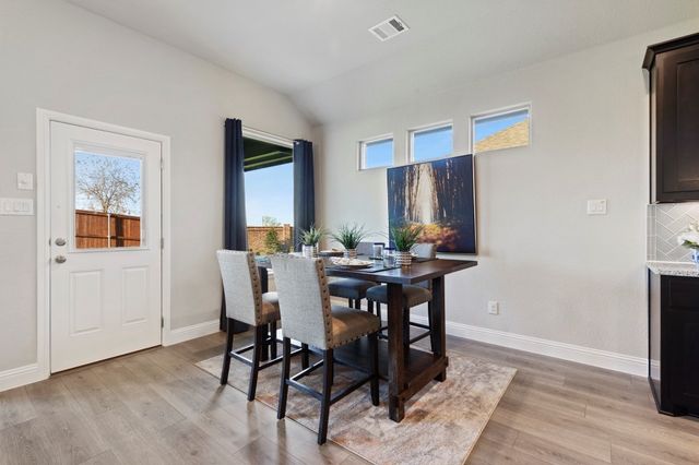 10400 SUNSET SHORE Drive, Grand Prairie, TX 76065